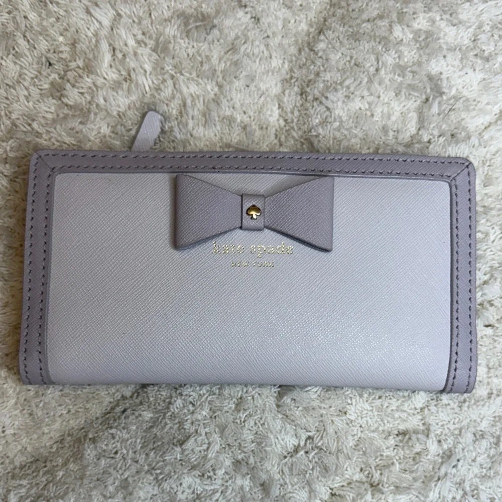 NWOT Kate Spade Light Gray Wallet with Bow Detail